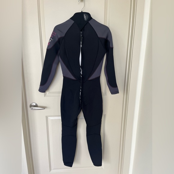 Women’s Aqualung Quantum Stretch 3mm Wetsuit - Picture 2 of 3